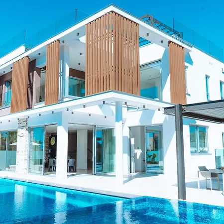 Vivo Mare Beachfornt - Azure Вилла Айя-Напа
