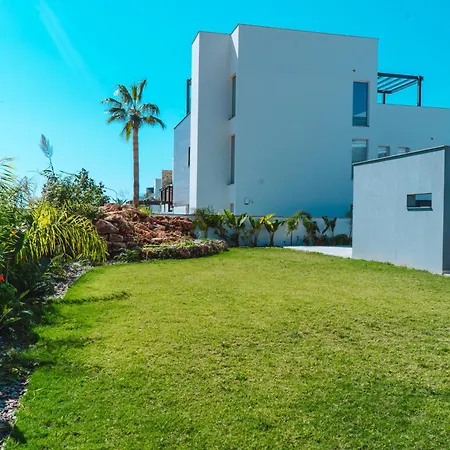 Villa Vivo Mare Beachfornt - Azure *