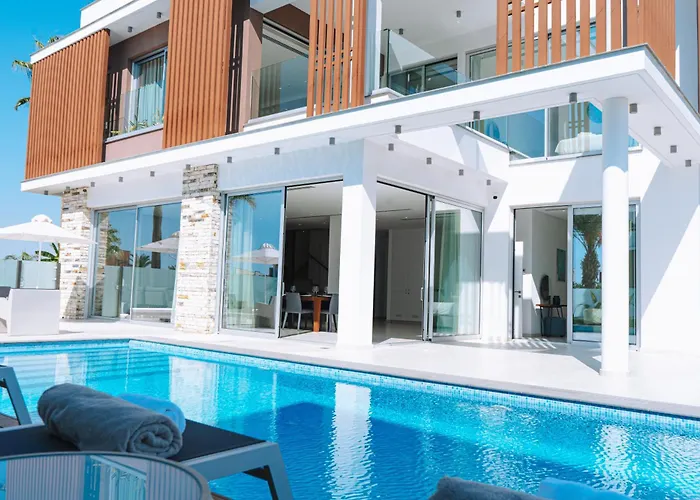Vila Vivo Mare Beachfornt - Azure Ayia Napa
