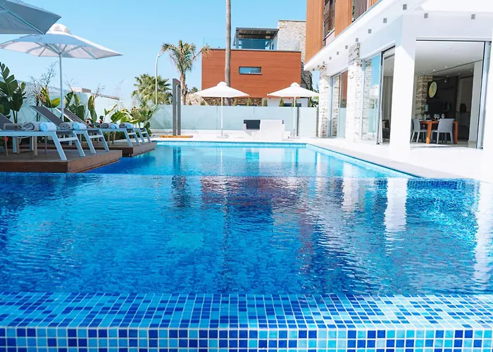 Vila Vivo Mare Beachfornt - Azure Ayia Napa
